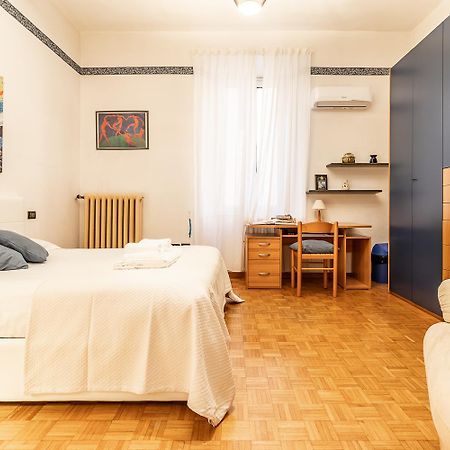 Spacious Apt With Kitchenette, Near Piazza Maggiore Bologna Bagian luar foto