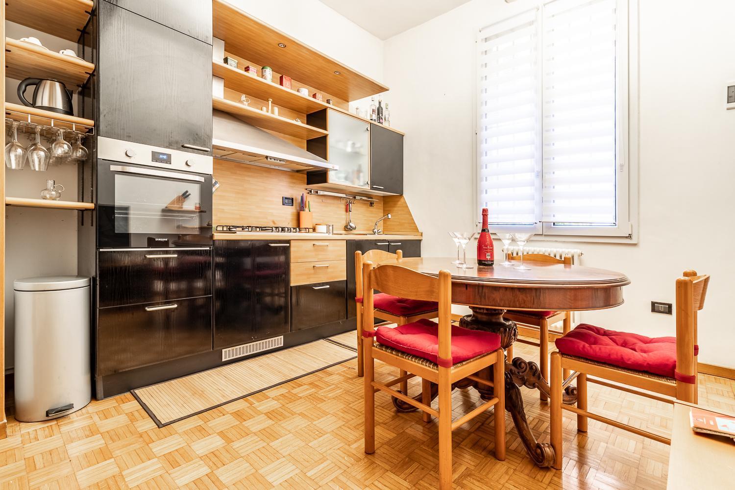 Spacious Apt With Kitchenette, Near Piazza Maggiore Bologna Bagian luar foto