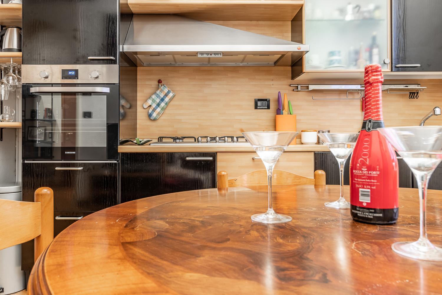 Spacious Apt With Kitchenette, Near Piazza Maggiore Bologna Bagian luar foto