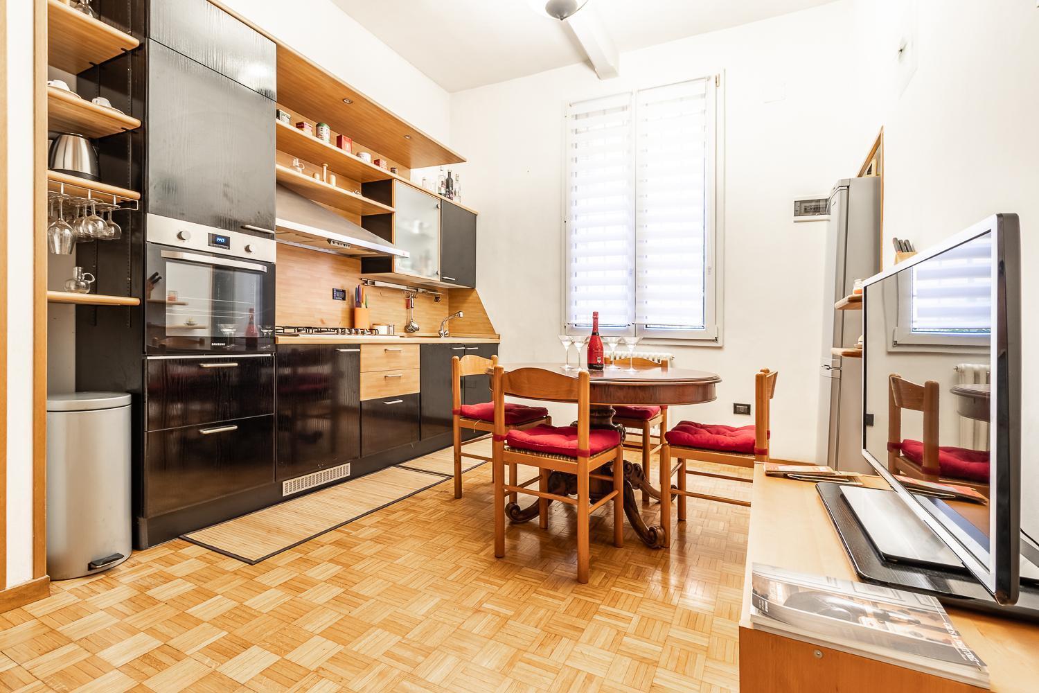 Spacious Apt With Kitchenette, Near Piazza Maggiore Bologna Bagian luar foto